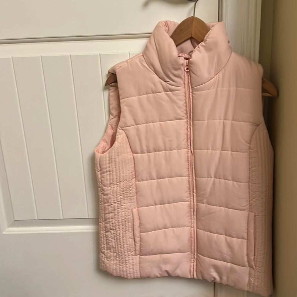 Women’s Large New York and Company light pink vest